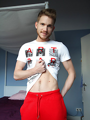 Blond and handsome - Axel Jackson stripping for Zac by Bentley Race image #5