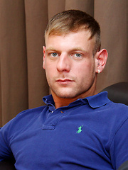 Hunky Josh Wanks His Uncut 8\