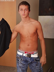 Cute twink Thomas Swings busts a big nut over his tummy. by BF Collection image #7