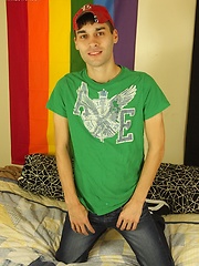Smooth twink London Sawyer blows his huge load. by BF Collection image #6