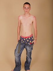 Tall twink Franky busts a massive nut over his stomach. by BF Collection image #7