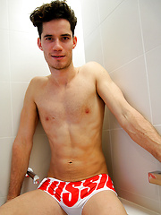 Hung mates in Sydney - Jet Wellington lets it hang out in the shower by Bentley Race image #7