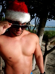 Introducing Ari Yates by ManAvenue image #6