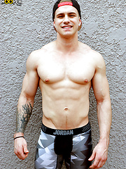 Jonny PITT: Ripped Bodybuilder Jerks OFF by Gayhoopla image #6