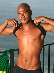Latino bopi Alex Mello