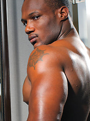 Bald ebony pro bodybuilder Leon Jacksons