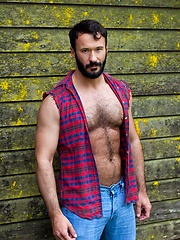 Hot, hairy and muscled Wilfried Knight