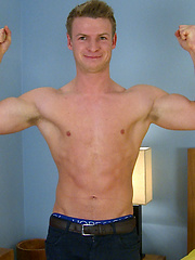 Muscular blonde hunk Harry sShows off his body