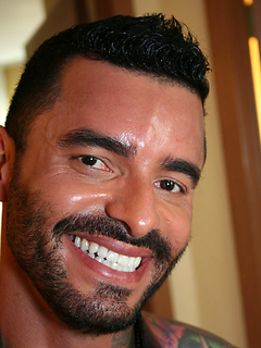 Muscled man Alexsander - Behind The Scenes