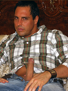 Marcello wanks onto a mirror and his feet