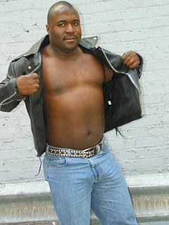 Big ebony man Allen Ray