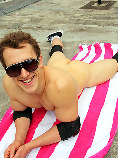 Naked in the City Centre with Brad Thomas by Bentley Race by Bentley Race image #9