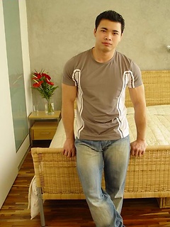 Asian muscled twink