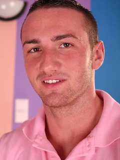 Hot solid hunk jerking off