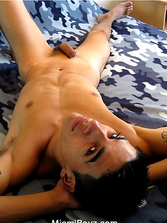 Latino twink Nico shows his sixpack and jacking off cock