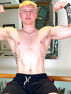 Straight Fit Blond Lad
