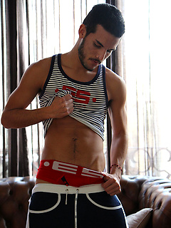 Spanish Personal Trainer Nicolas Cruz meets Zac