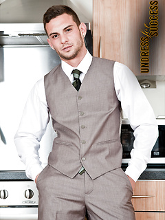 Damien Crosse strips off Davidenko Lopez's suit