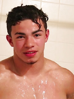 Fit Ripped Teen Julian Rodriguez Jerks And CUMS