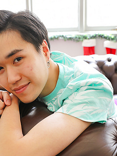 Getting horny boy Andrew Tran off by Bentley Race by Bentley Race image #14