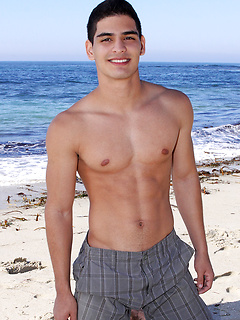 Cute brunette jock Nicolas