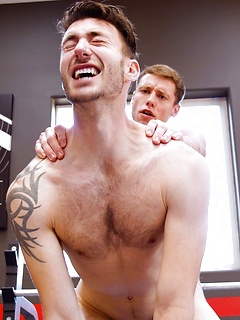 Gay hung studs Jet Davis & Justin Matthews have anal sex at the gym