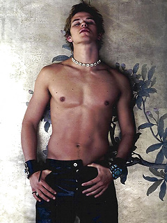 Kellan Lutz 2