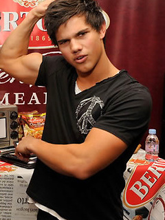 Taylor Lautner by Male Stars by Male Stars image #13