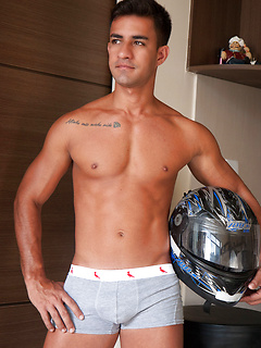Ricardo shows his cock