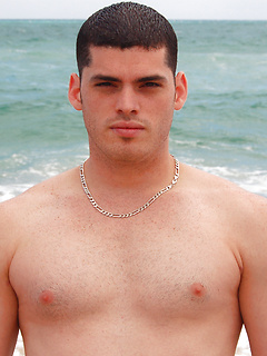 Beefy Latino Muscle Stud