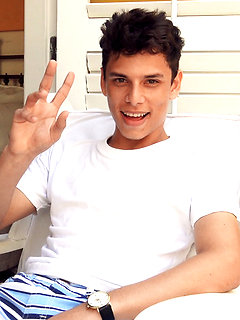 Javier Valdes Bio & Info
