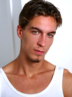 Garry Roy Bio & Info